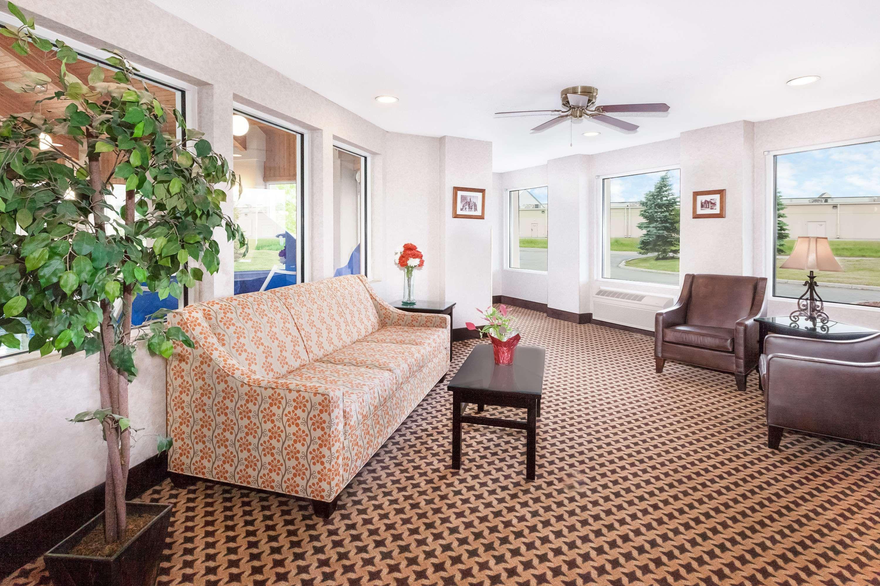 Baymont By Wyndham Howell/Brighton Buitenkant foto
